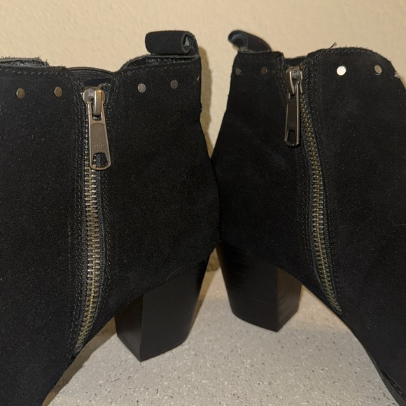 Vionic Women’s Landen‎ Studded Black Suede Block Heel Booties Size 9 - Picture 9 of 9